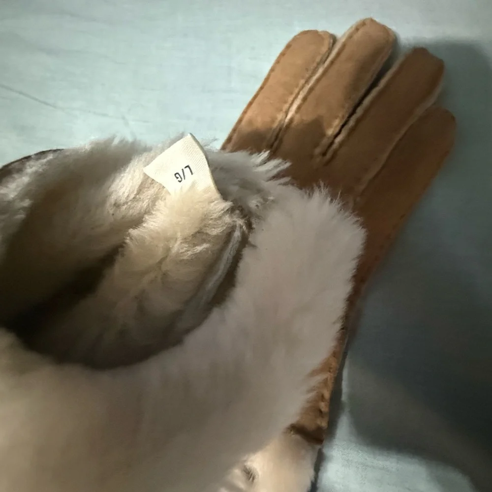 Ugg Carter single point chestnut gloves women’s